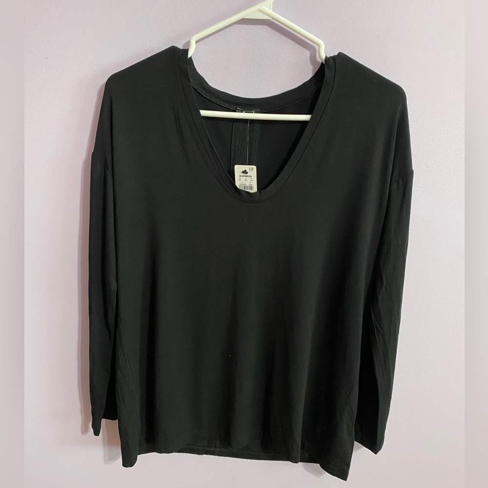 Express Supersoft Relaxed V-neck Long Sleeve Tee